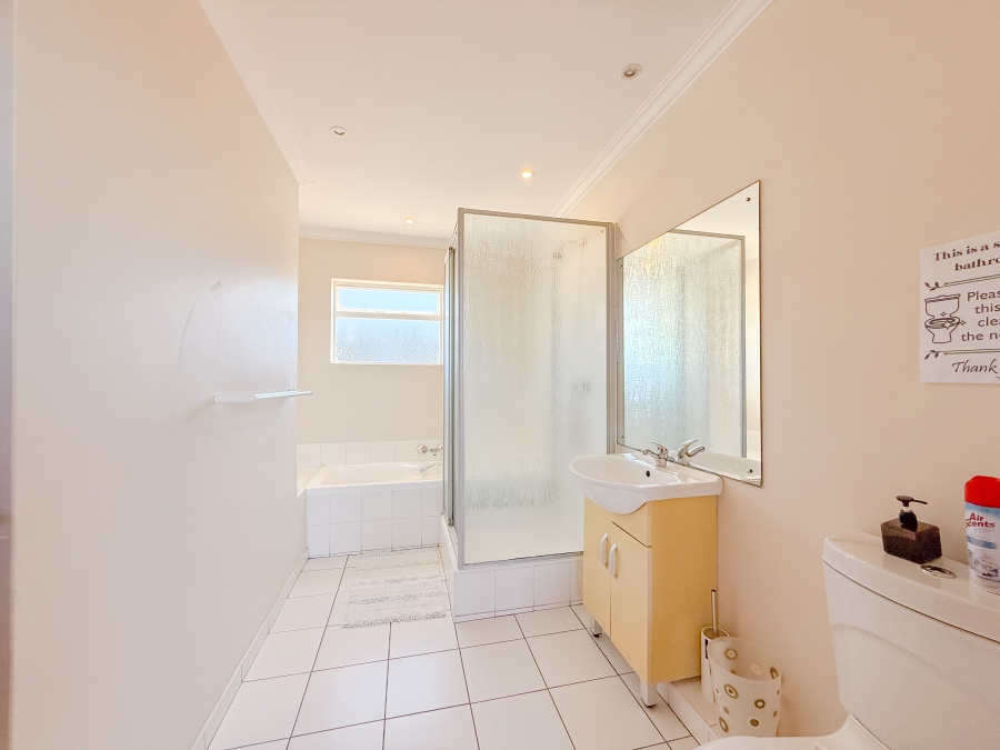 To Let 4 Bedroom Property for Rent in Plettenberg Bay Central Western Cape
